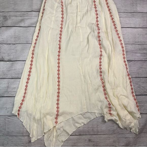 En Creme Ivory and Red V-Neck Embroidered Midi Dress with Handkerchief Hem Small - Picture 4 of 9